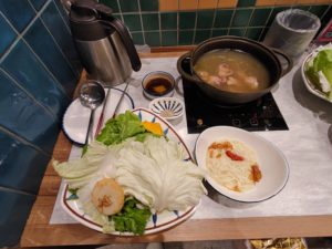 【台北車站美食】尬鍋台式潮鍋(西門店)，蔬菜吃到飽，1處與家人共享美味的所在